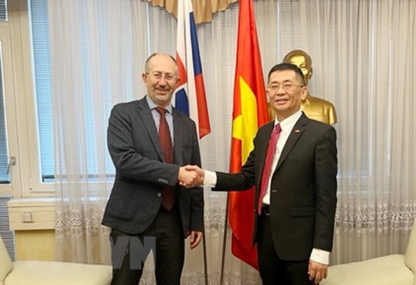 Vietnam, Slovakia seek opportunities to promote cooperation, investment
